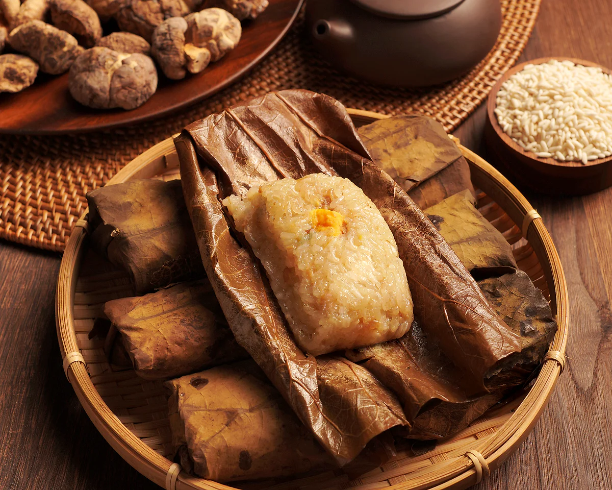 Lotus Leaf Rice 荷叶饭 with glutinous rice filling